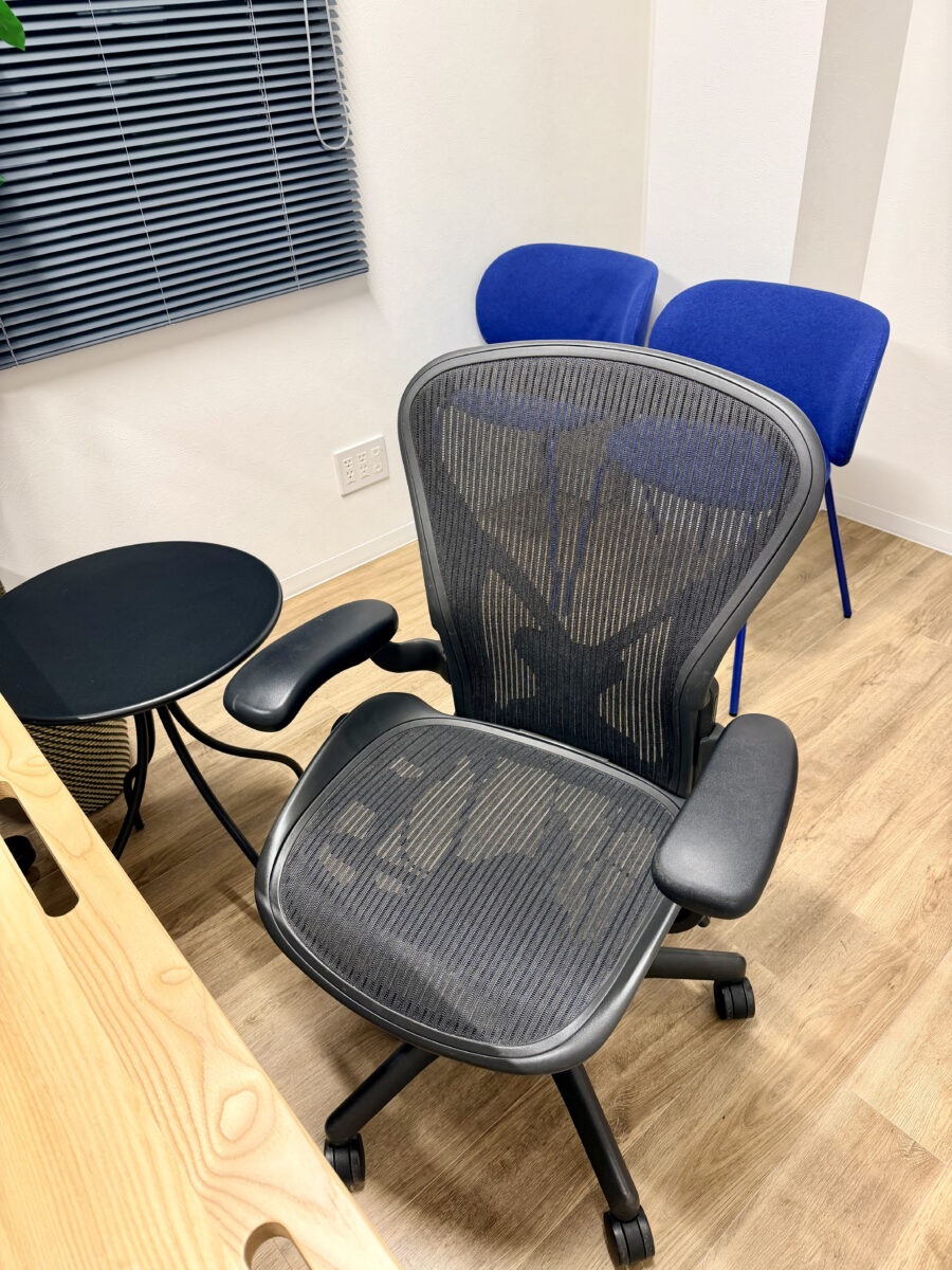 アーロンチェア